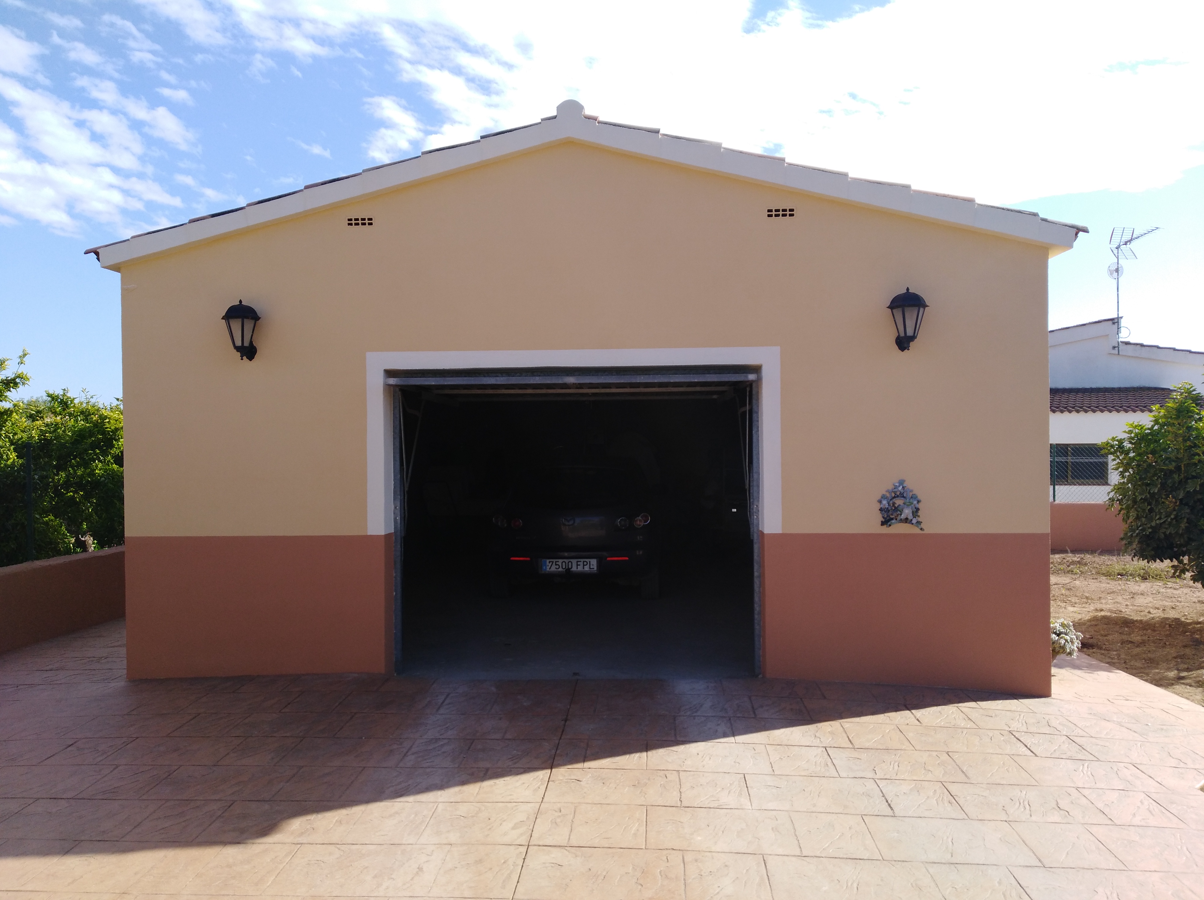 SE VENDE Chalet individual con piscina en Benicarló.